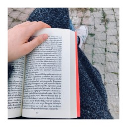 NEDEN KİTAP OKUMALIYIZ ?